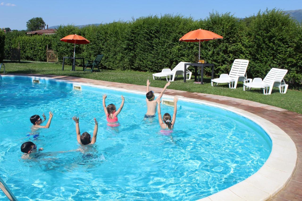 Hotel Villaggio Le Stelline Montefalco Esterno foto