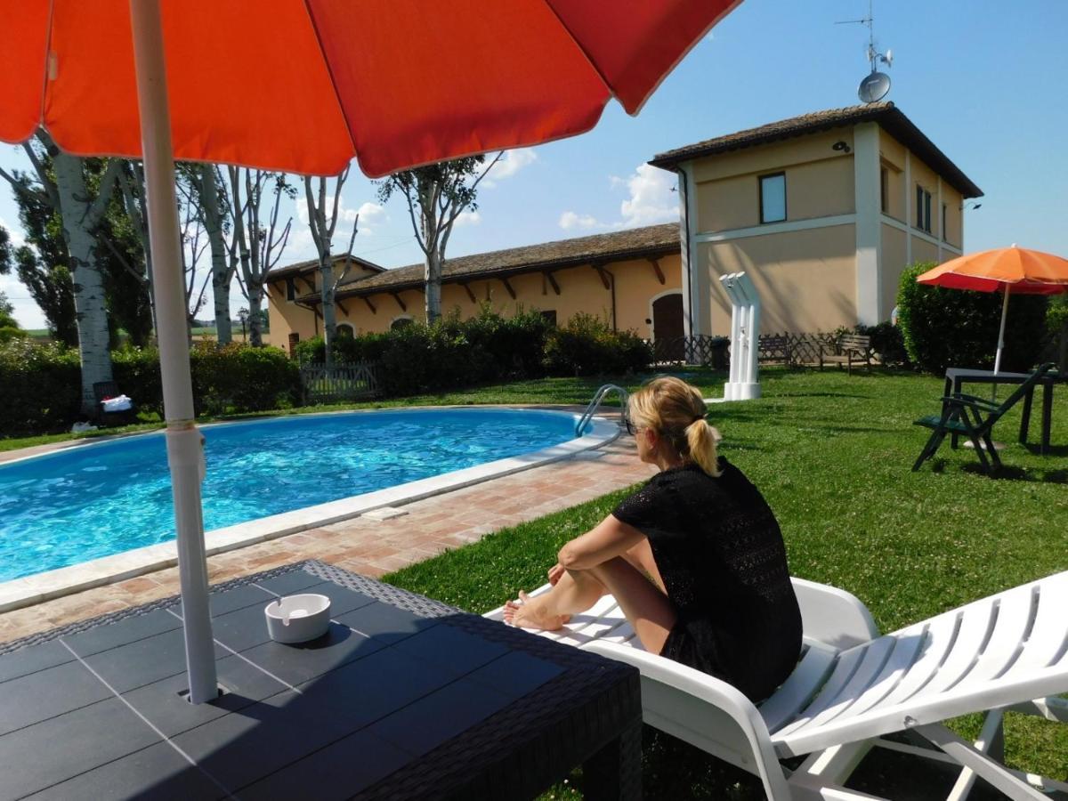 Hotel Villaggio Le Stelline Montefalco Esterno foto