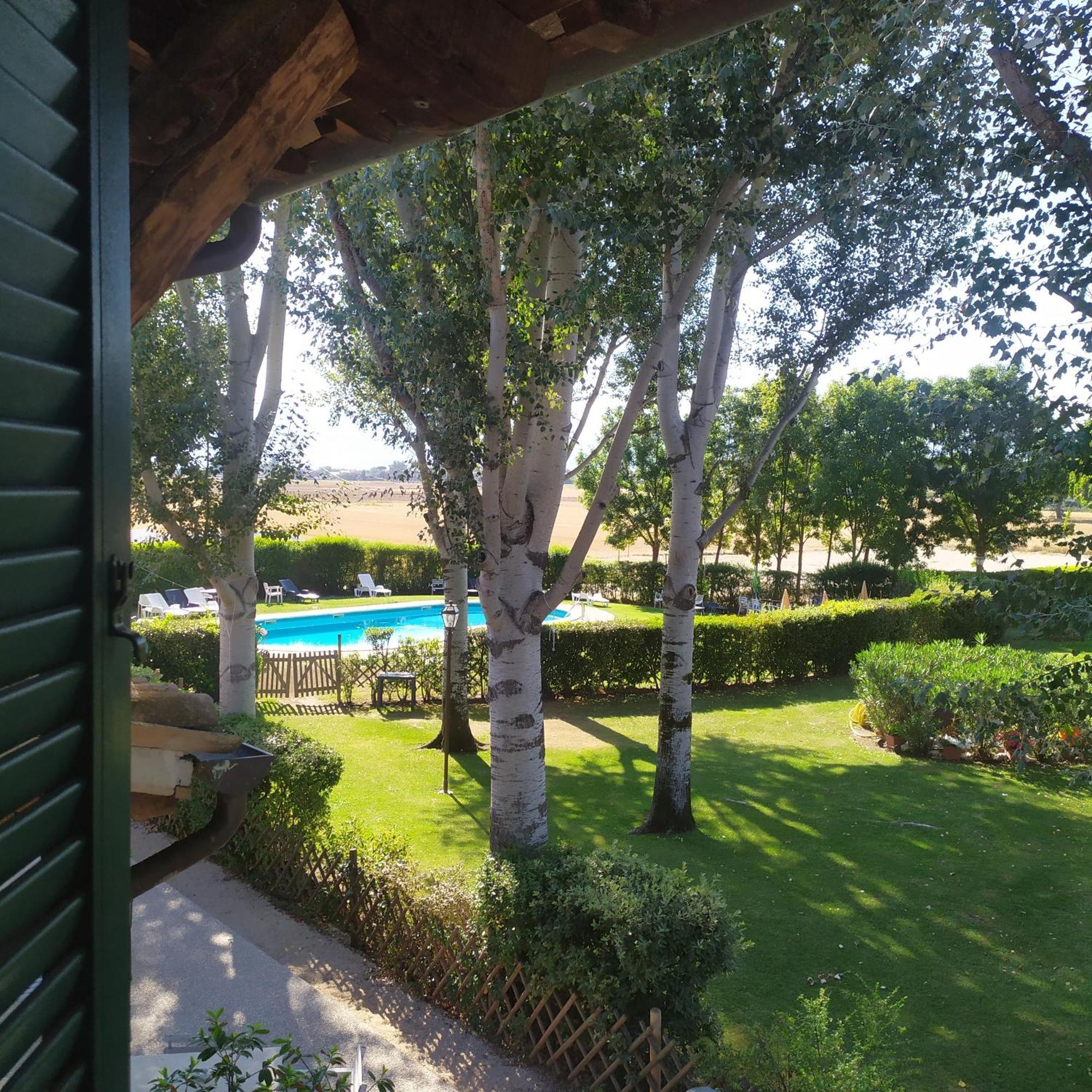 Hotel Villaggio Le Stelline Montefalco Esterno foto